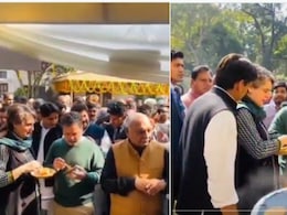 राहुल और प्रियंका गांधी को खूब भाता है चाट का स्वाद, पार्टी में खुद स्टॉल के पास खड़े होकर खाई खट्टी-मीठी आलू टिक्की