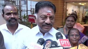 Expelled From AIADMK, Panneerselvam Reaches DMK Office To Join Party