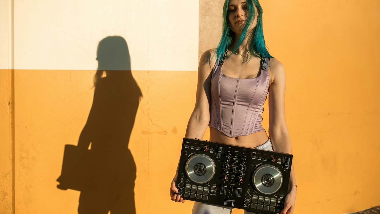 Try stylish corset tops for a quick summer fashion refresh moment Try stylish corset tops for a quick summer fashion refresh moment