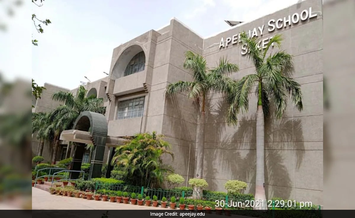 One Day Before CBSE Boards, Three Students Denied Admit Cards Over Fee Dispute At Saket School