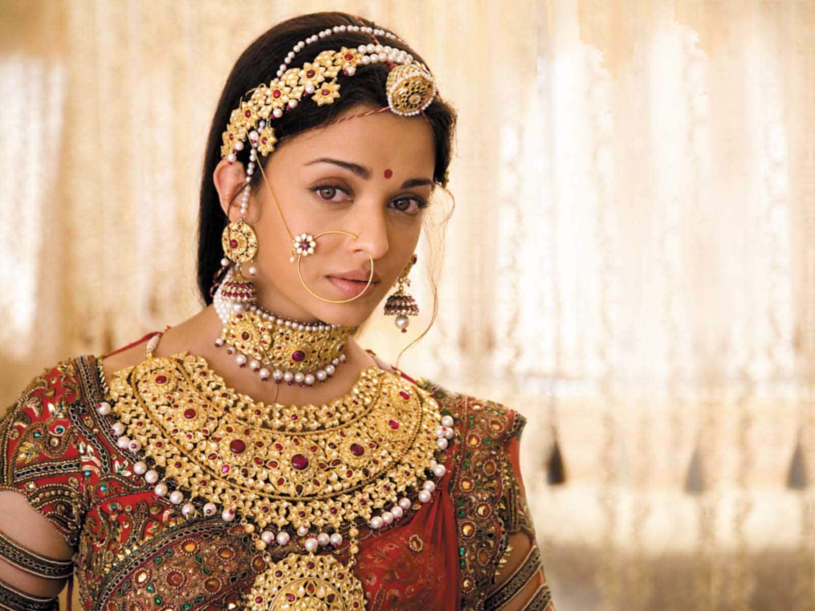 Aishwarya Rai in Jodhaa Akbar