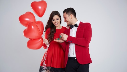 Valentine's Day 2026 Outfit Ideas: हर मूड, हर प्लान और हर डेट के लिए परफेक्ट हैं स्टाइल