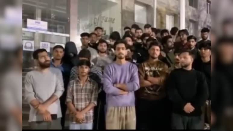 सहरी-इफ्तारी पर बवाल... लुधियाना के यूनिवर्सिटी में छात्रों के आरोप के बाद क्यों हटाए गए VC, जान लीजिए सबकुछ