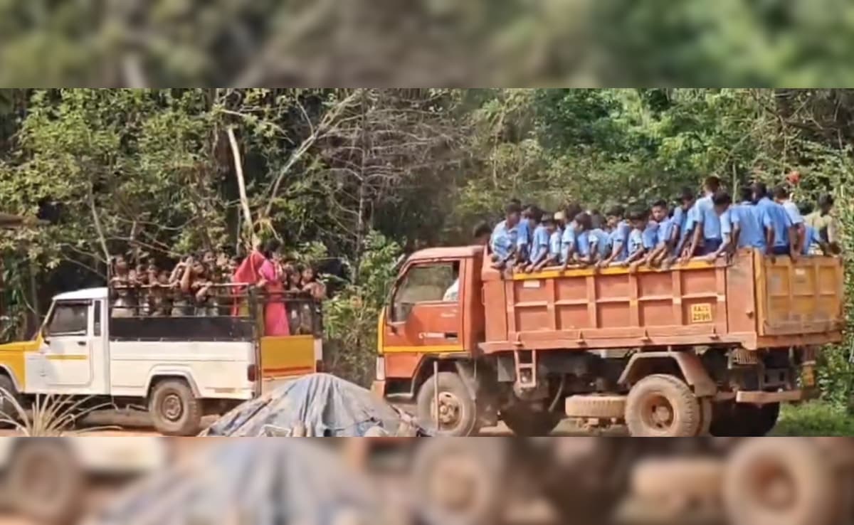 Students Made To Travel In Goods Vehicles For School Trip In Karnataka, Headmaster Suspended