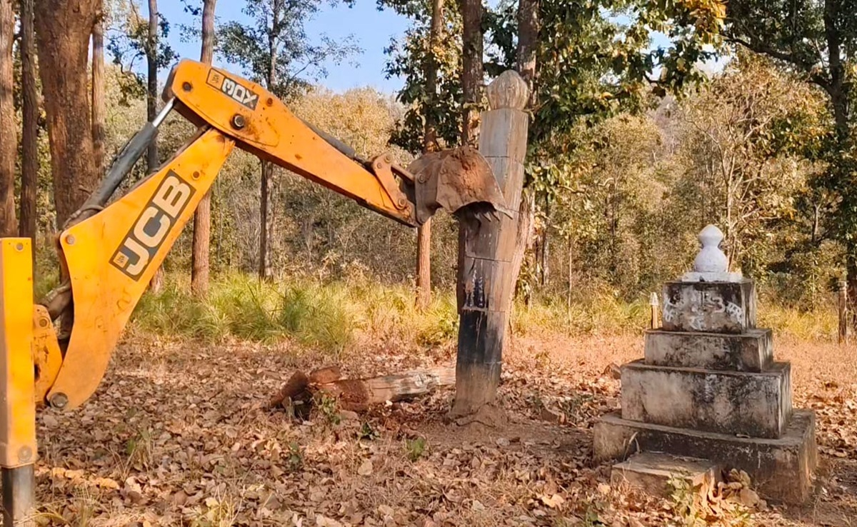 Naxalite Memorial Demolished: नारायणपुर के मोहनेर में नक्सली स्मारक ध्वस्त; ITBP की कार्रवाई में ये हुआ