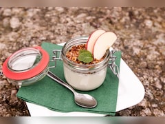 बच्चा सुबह दूध पीने से करता है मना? ट्राय करें टेस्टी एप्पल ओट्स स्मूदी