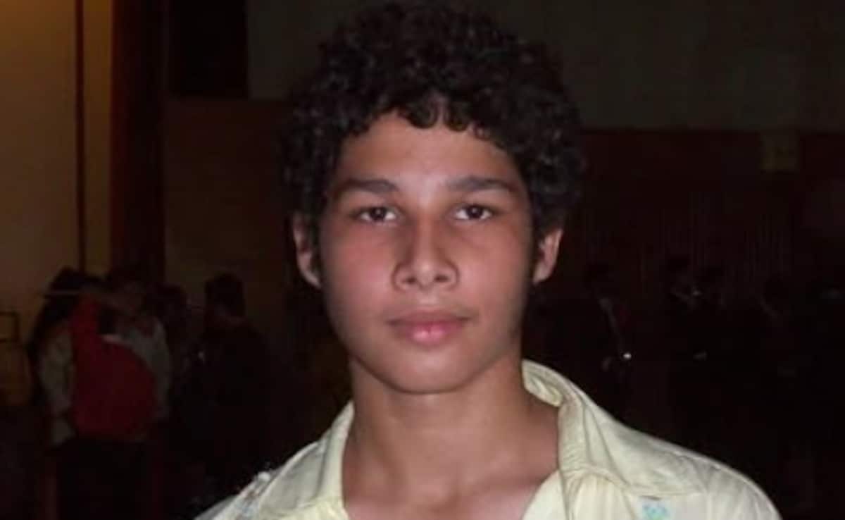 घुंघराले बालों की वजह से नहीं मिला काम तो एक्टर ने मुंडवा लिया सिर, डेब्यू हुआ हिट लेकिन उसके बाद Flop ही Flop