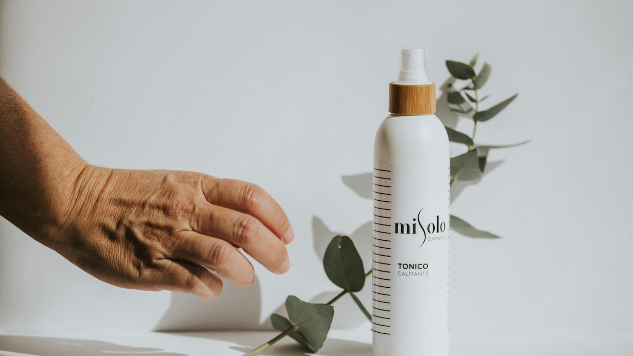 5 Best AHA Toners Under ₹1,300 for Gentle Exfoliation and a Smooth, Naturally Glowing Complexion.