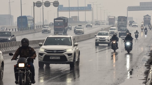 Rain Alert: दिल्ली NCR में फिर बारिश के आसार, फरवरी में ही मार्च वाली गर्मी से मिलेगी राहत, जानें मौसम का हाल&nbsp;