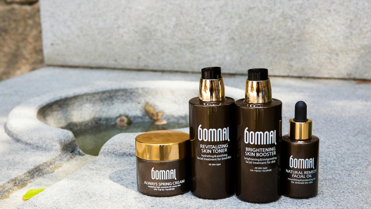 5 Best AHA Toners for Exfoliation and Natural Glow Under ₹1,300