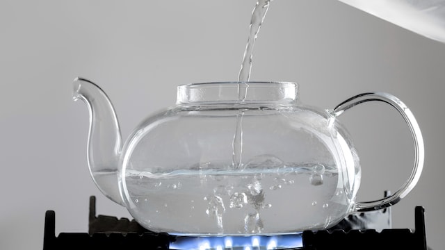 Drinking 500 ml of water can increase metabolic rate by 30%