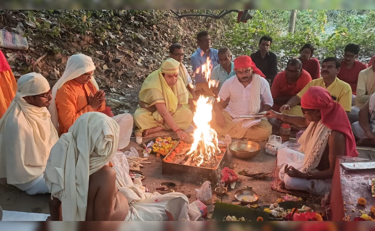 21 Priests To Bring Soil From Ayodhya For Bengal Ram Temple