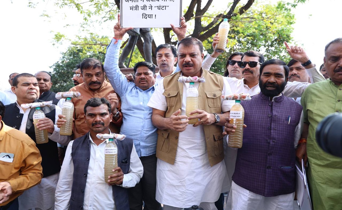 MP Vidhan Sabha Budget Session 2026: गाय और स्ट्रीट डॉग जैसे मुद्दों पर हंगामा, सदन में दूसरे दिन क्या हुआ?