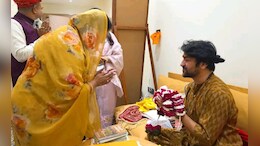 वसुंधरा ने बाबा बागेश्&zwj;वर से म&zwj;िलने के ल&zwj;िए ढाई घंटे तक क&zwj;िया इंतजार, एक घंटे बंद कमरे में हुई चर्चा &nbsp;