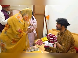 वसुंधरा ने बाबा बागेश्&zwj;वर से म&zwj;िलने के ल&zwj;िए ढाई घंटे तक क&zwj;िया इंतजार, एक घंटे बंद कमरे में हुई चर्चा &nbsp;