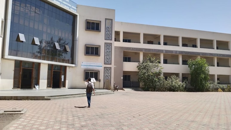 @1:15 बजे और...गुजरात को खालिस्तान बना देंगे; अहमदाबाद-वडोदरा की स्कूलों को बम से उड़ाने की धमकी