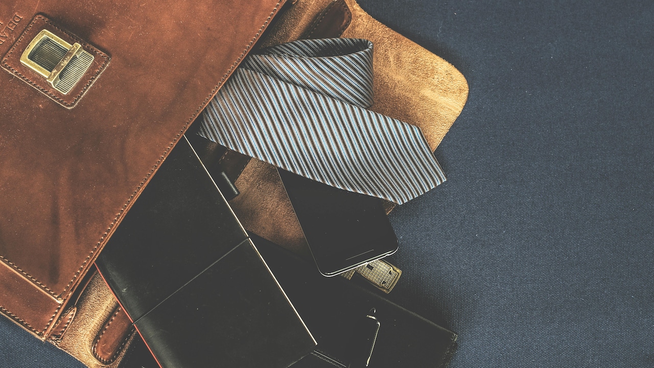 Are Slim Ties Really Outdated? 5 Balanced Width Styles That Look Sharp
