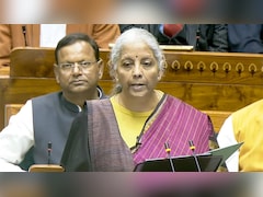 सर्विस सेक्टर में जॉब पैदा करने के लिए बनेगी कमेटी: बजट पेश करते हुए बोलीं वित्त मंत्री