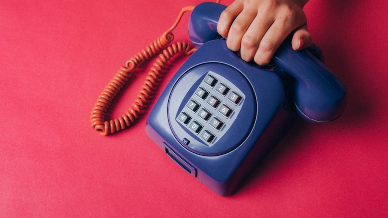 US Parents Are Buying Landlines Instead Of Smartphones For Their Children: Report