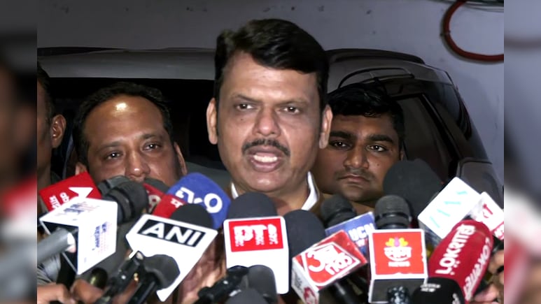 मुंबई में निर्माणाधीन मेट्रो पिलर गिरा, CM फडणवीस ने दिए जांच के आदेश, मुआवजे का भी ऐलान