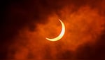 आसमान में जली आग की अंगूठी, 2026 के पहले सूर्य ग्रहण ने रचा रहस्यमय नजारा