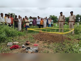 Balod News: तीन साल की मासूम की कब्र से खोपड़ी गायब, तंत्र-मंत्र से जुड़ी सामग्री मिलने से हड़कंप &nbsp;