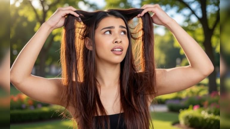 चिपचिपे और ऑयली बालों से परेशान? रीठा-शिकाकाई से नीम तक, ये चीजें दिलाएंगी समस्या से छुटकारा