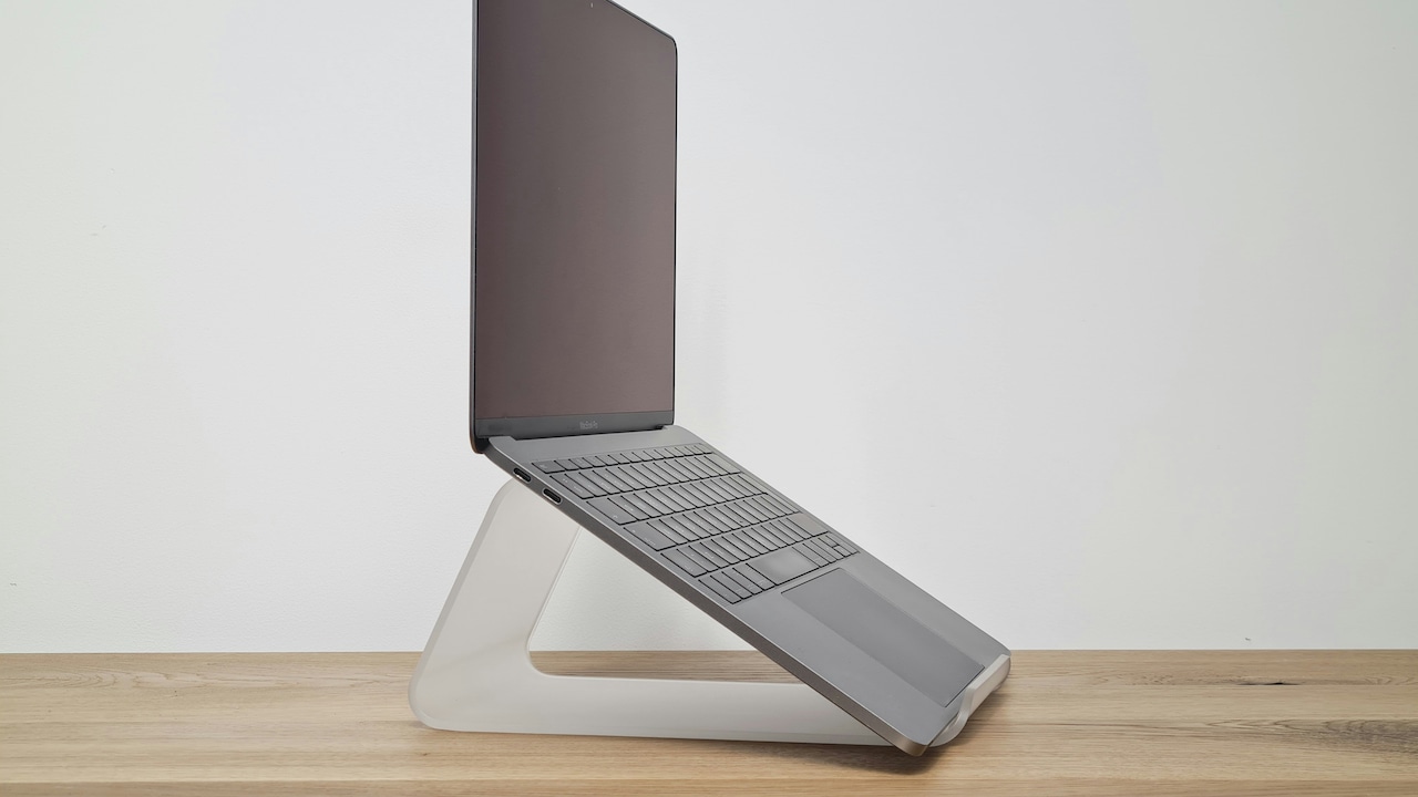 How To Choose A Laptop Stand That Doesn't Wobble