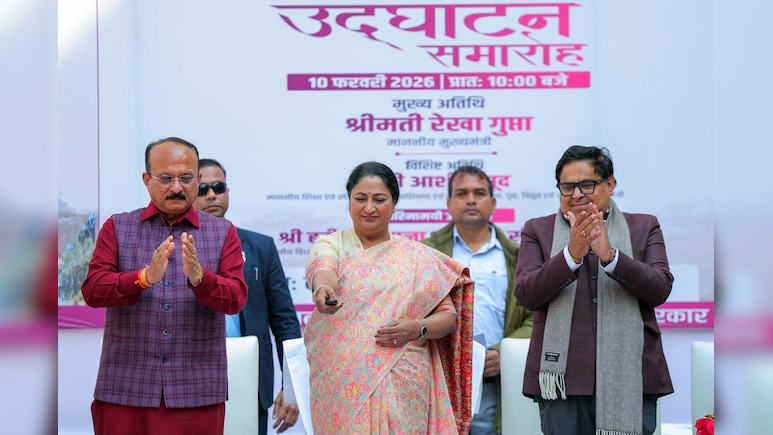 शिक्षा को लेकर दिल्ली सरकार की नई पहल, CM रेखा गुप्ता ने 100 सरकारी स्कूलों में किया कंप्यूटर लैब्स का उद्घाटन
