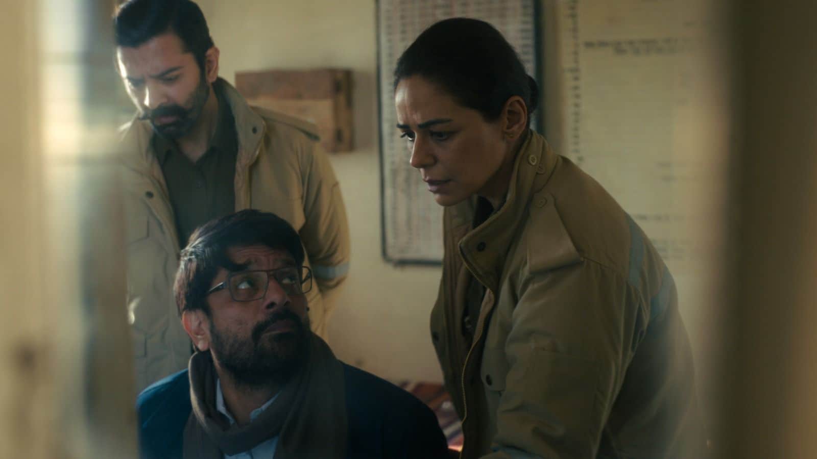 Jaideep Ahlawat (centre) in an unnamed cameo in Kohrra 2 with Barun Sobti (left) and Mona Singh (right). (Photo: Netflix India)