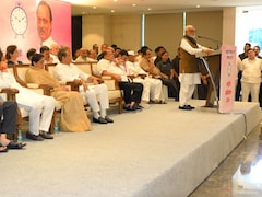 Chhagan Bhujbal : पार्थिव समोर होतं आणि तुम्ही विलीनीकरण मागत होता?'; भुजबळांचा सवाल, NCP च्या बैठकीत सन्नाटा