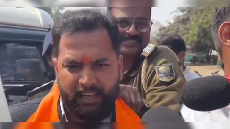 पटना यूनिवर्सिटी चुनाव में बवाल: अध्यक्ष पद का उम्मीदवार पुलिस हिरासत में, ABVP पर लगाया 'टिकट बेचने' का आरोप