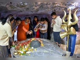 Maha Shivaratri 2026 Live Updates: महाशिवरात्रि पर शिव पूजन से लेकर शिवालयों के दर्शन तक देखें हर खबर, सिर्फ एक क्लिक में