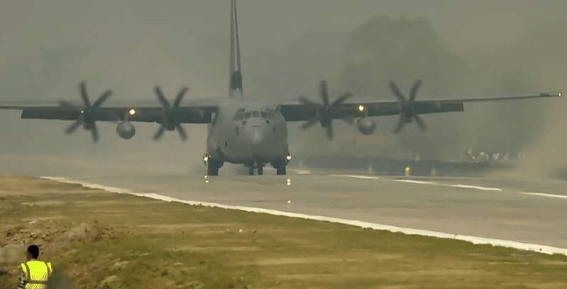 LIVE Updates: चीन बॉर्डर पर भारत का बाहुबली, मोरान हाईवे पर उतरा पीएम मोदी का विमान