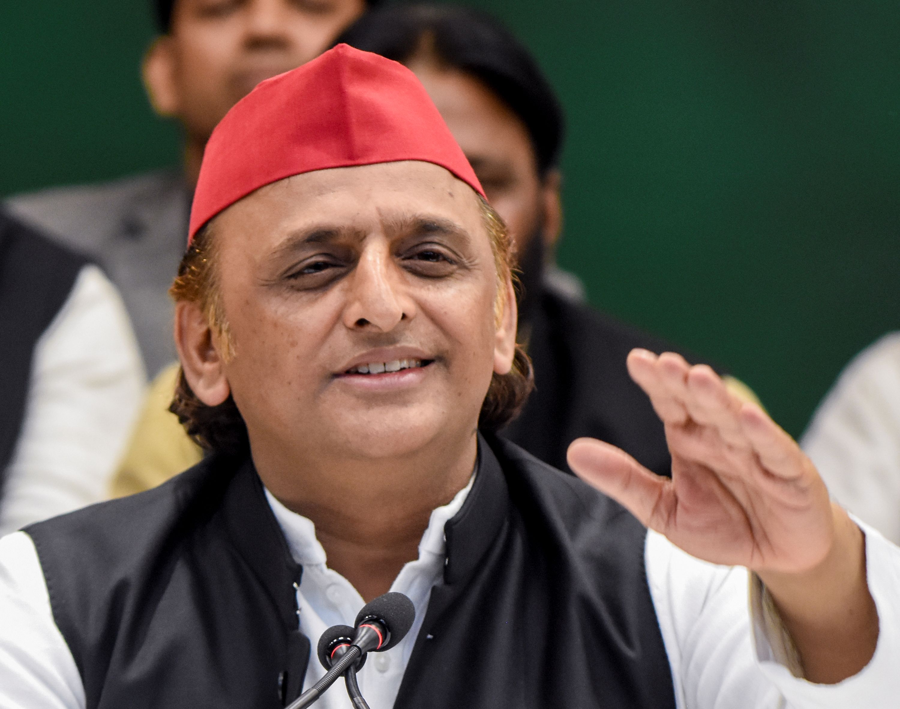 मुंगेरी लाल के हसीन सपने... '100 विधायक लाओ और CM बन जाओ' वाला ऑफर देकर बुरे फंसे अखिलेश