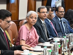 सरकारी बैंकों के मर्जर को लेकर फिलहाल कोई प्लान नहीं, वित्त मंत्री निर्मला सीतारमण ने अटलकों पर लगाया विराम