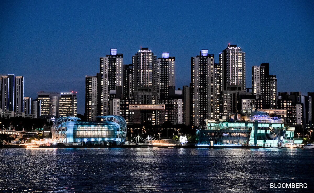 Seoul Apartment Prices Surge for 52 Weeks