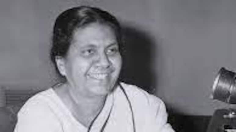 आजाद भारत में जब पहली बार फहराया गया तिरंगा, रेडियो पर गा रही थी 18 साल की ये सिंगर, प्रधानमंत्री जवाहर लाल नेहरू ने की थी गुजारिश