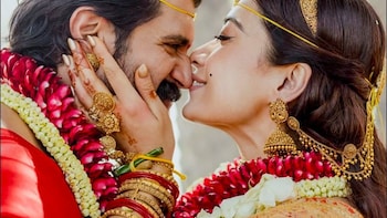 Vijay Deverakonda-Rashmika Mandanna Greet Fans At Udaipur Airport | Watch Video