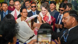 LIVE: प्रियंका गांधी गुवाहाटी पहुंचीं, असम चुनाव से पहले ले रहीं तैयारियों का जायजा