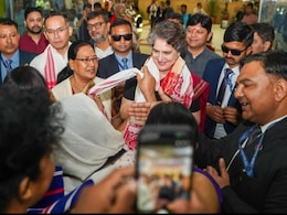 LIVE: प्रियंका गांधी गुवाहाटी पहुंचीं, असम चुनाव से पहले ले रहीं तैयारियों का जायजा