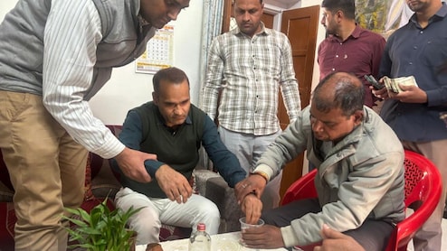 ACB Action: 100000 रुपये की रिश्वत लेते पकड़ा गया BDO, जाल बिछा कर किया गया रंगे हाथ ट्रैप