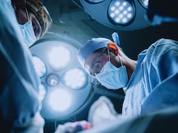 पोट दुखू लागल्याने तरुण पोहोचला रुग्णालयात, पोटाची अवस्था पाहताच डॉक्टरांनी अख्खं रुग्णालय केलं रिकामी