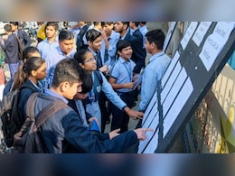 CBSE board exam 2026: 10वीं-12वीं की बोर्ड परीक्षा शुरू, पहले दिन 1.72 लाख स्टूडेंट देंगे मैथ्स-बायो के पेपर