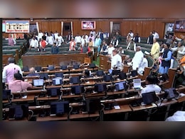 MLA फंड बढ़ाने को लेकर बिहार विधानसभा में जबरदस्त हंगामा, 10 मिनट तक खड़े रहे पक्ष-विपक्ष के विधायक