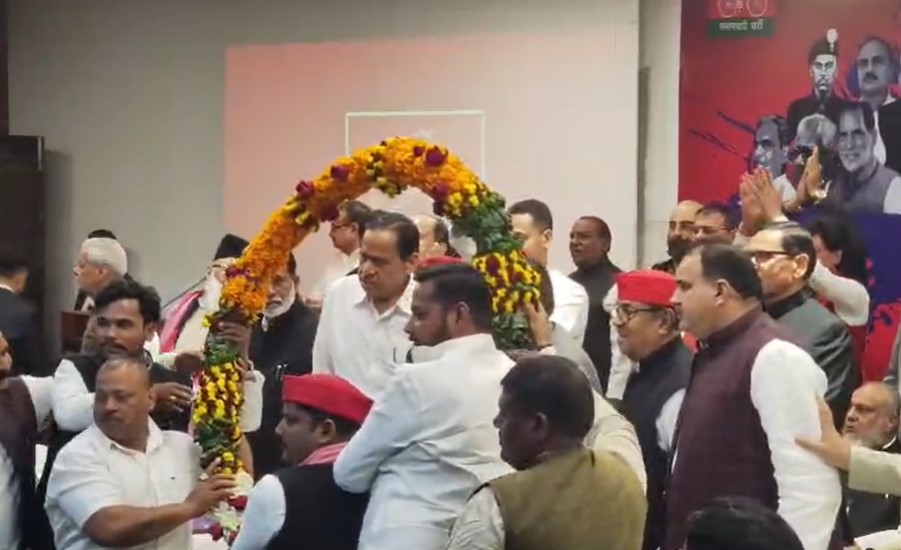 LIVE: कांग्रेस छोड़ नसीमुद्दीन और अपना दल के राजकुमार पाल ने ज्&zwj;वॉइन की समाजवादी पार्टी