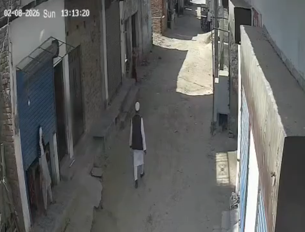 पीरागढ़ी केस वाले बाबा कमरुद्दीन के हाथ में जहर वाले लड्डू का CCTV फुटेज, कार में तीन लोगों की जान ली थी