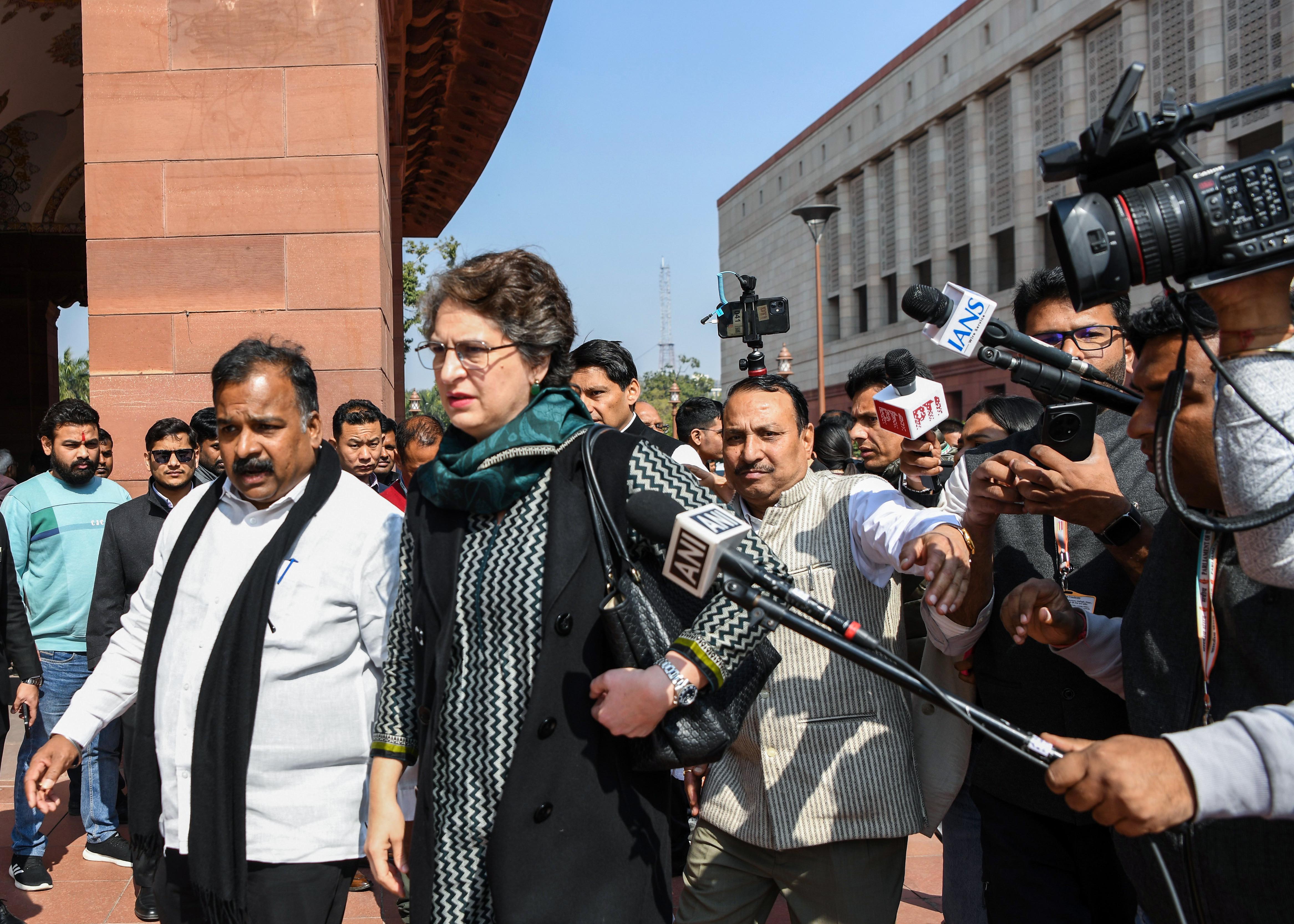 आर-पार के मूड में कांग्रेस: तैयार हो रहा 'विरोध पत्र', स्पीकर की टिप्पणी पर महिला सांसद दर्ज कराएंगी आपत्ति