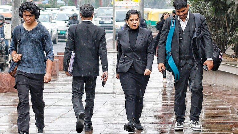 बारिश, ओले गिरे... दिल्ली NCR में आज क्या फिर बरसेंगे बदरा, जानें एक हफ्ते के मौसम का हाल&nbsp;