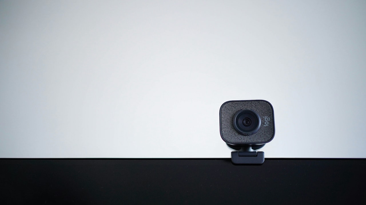 Webcam Quality Explained: Why 1080p Can Still Look Blurry on Video Calls